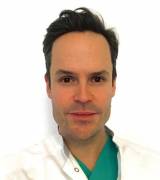 Portrait Dr. med. Christian Josephs, Hair Doctors, Haartransplantation & Haarerhaltung, Dortmund, Facharzt für Plastische und Ästhetische Chirurgie, Spezialist für Haartransplantation