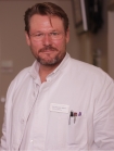 Portrait Dr. med. Alexander Hilpert, Plastische und Ästhetische Chirurgie, Handchirurgische Wahleingriffe, Fachärztliche Privatpraxis KÖ12, Düsseldorf, Facharzt für Plastische und Ästhetische Chirurgie