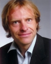 Portrait Dr. med. Rolf Hüggelmeier, ehem. Frankfurter Klinik für Plastische Chirurgie, Ästhetische Chirurgie Frankfurt, Hofheim am Taunus, HNO-Arzt, Facharzt für HNO (Hals, Nase, Ohren)