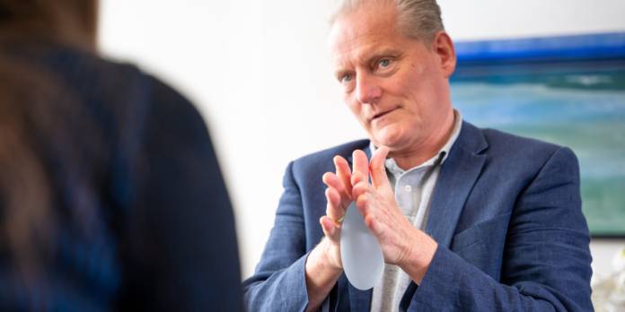 , Dr. med. Patrick Bauer, LMC Leading Medical Center, Brustchirurg, München, Facharzt für Plastische und Ästhetische Chirurgie